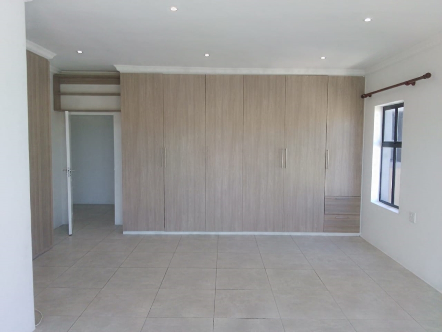 To Let 4 Bedroom Property for Rent in Gordons Bay Central Western Cape